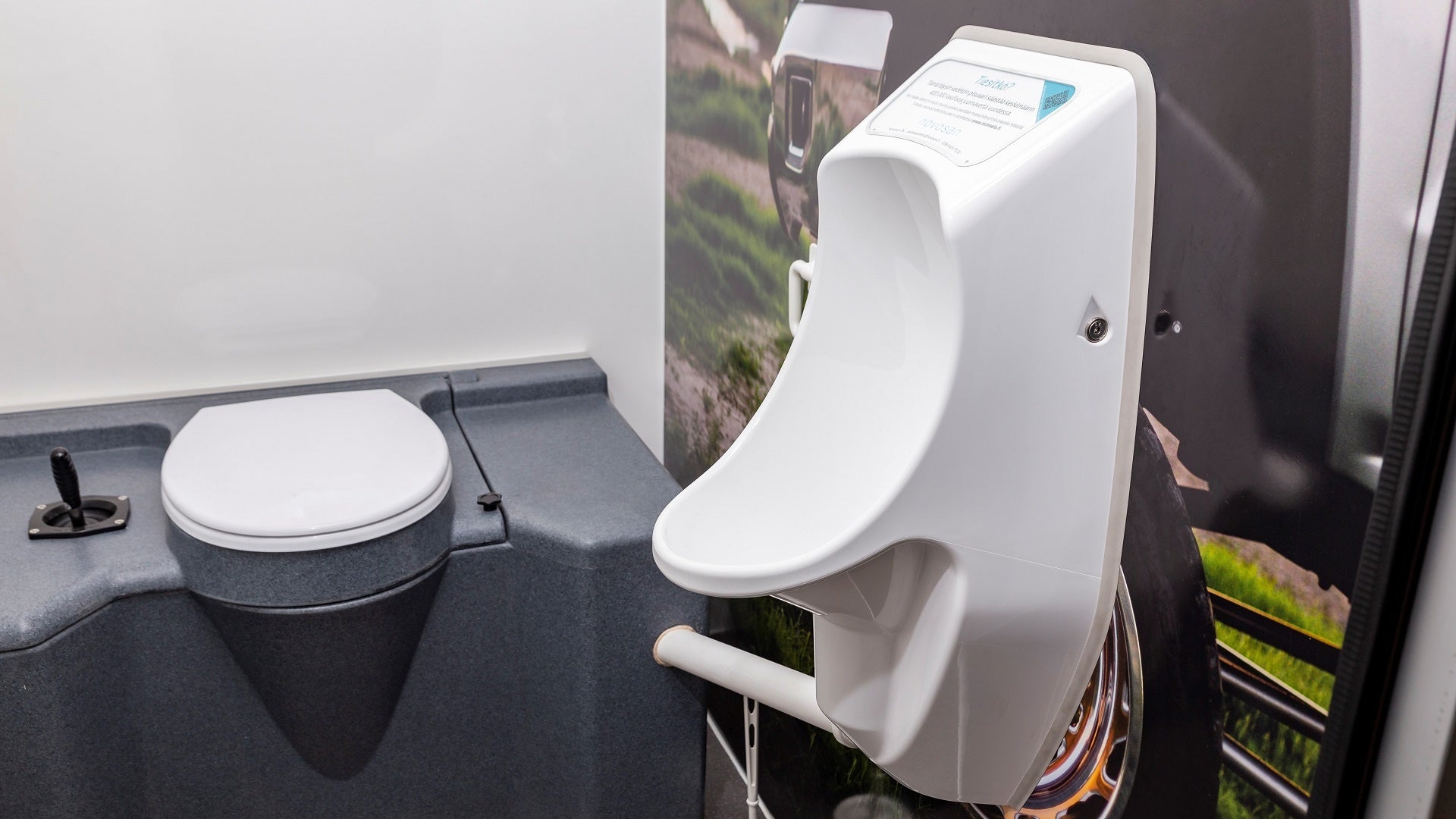 Mobile double toilet 300L Mobile double toilet 300L